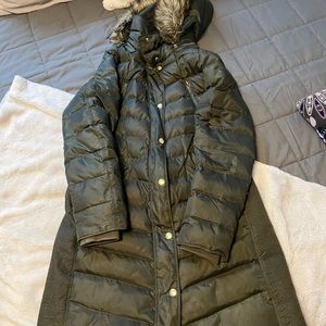 Michael Kors knee length winter coat Size M. Barely worn Will negotiate on price